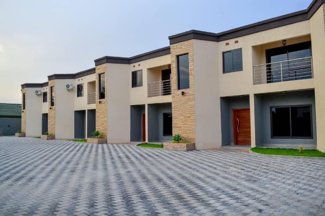 Royal Suites Apartments 卢萨卡 外观 照片