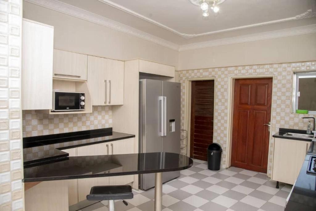 Royal Suites Apartments 卢萨卡 外观 照片