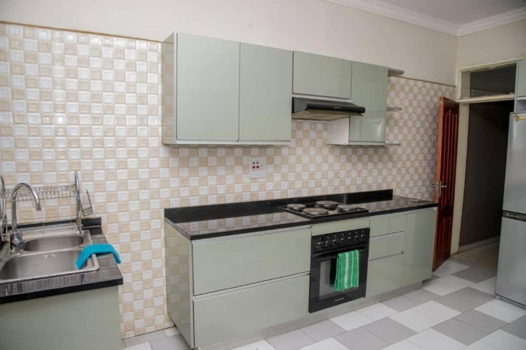 Royal Suites Apartments 卢萨卡 外观 照片